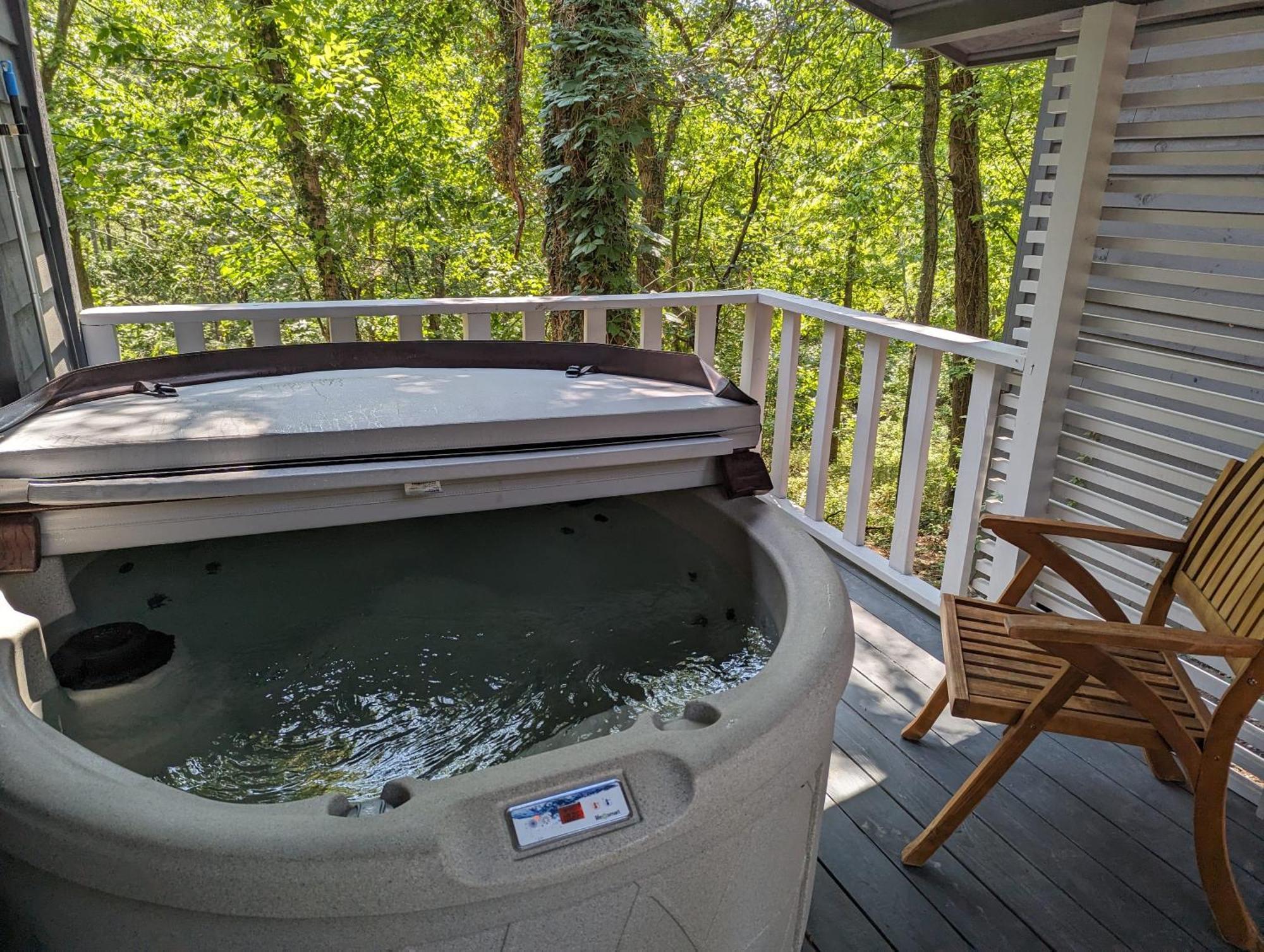 Adventure Cabin 5 - King W Private Hot Tub Villa Eureka Springs Buitenkant foto